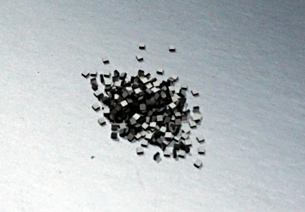 電(diàn)阻芯片(圖1)